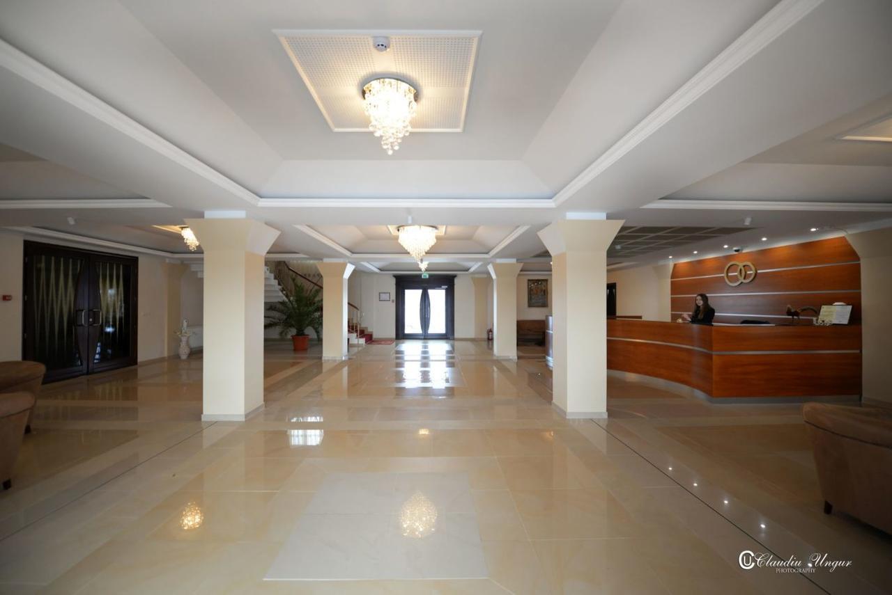 Hotel Dallas Негрешть-Оаш Екстер'єр фото